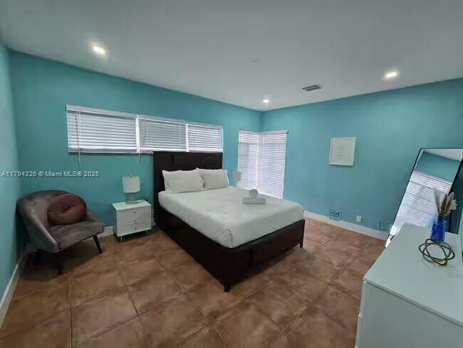 Foto del edificio - 843-845 NW 3rd St