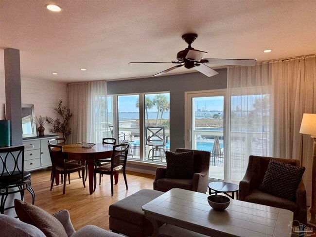 Foto del edificio - 200 Pensacola Beach Rd