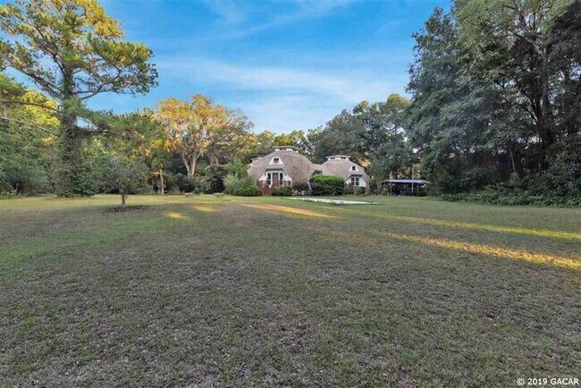 Foto del edificio - Beautiful 4/2.5 in Newberry on 5 Acres!