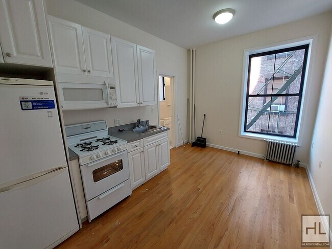 Building Photo - WEST 72 STREET