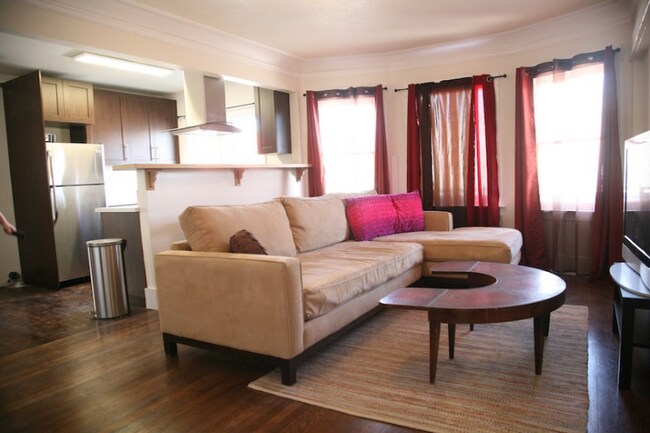 Foto del edificio - 1431.5 W 24th St