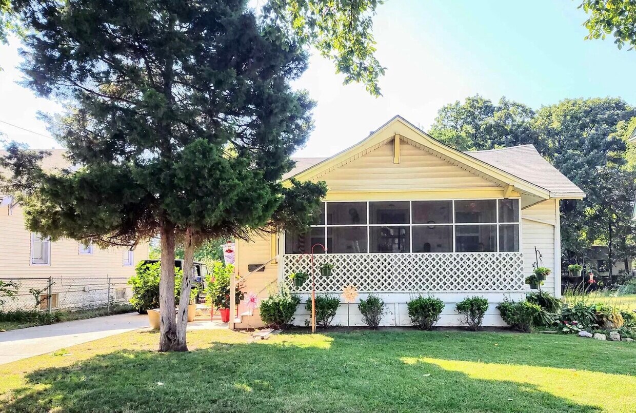 Primary Photo - 523 N Erie Ave