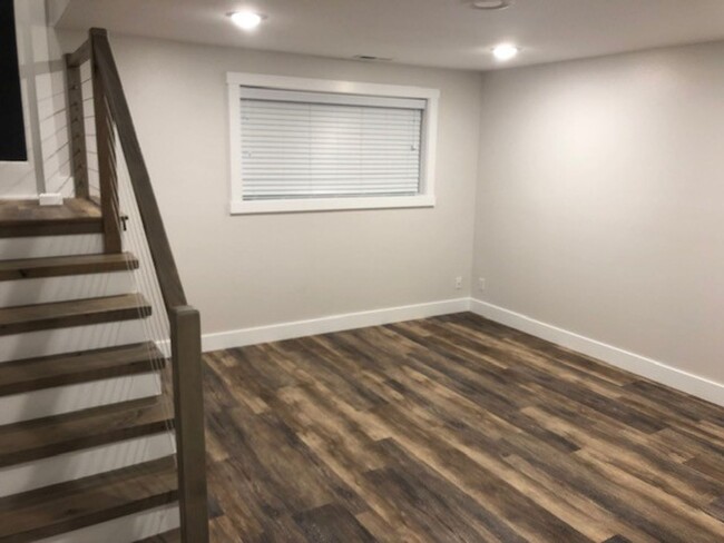 Building Photo - A Remodeled 2 Bedroom 1 Bath in Orem