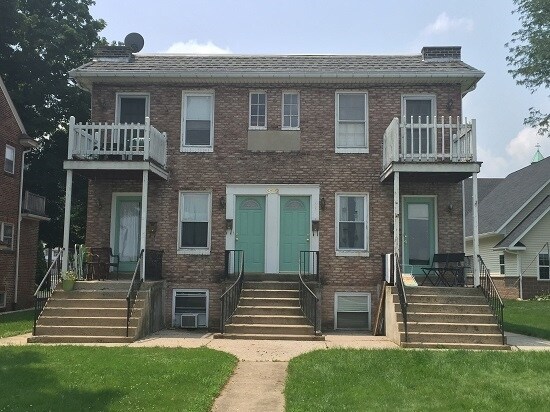 Primary Photo - 322 N Front St