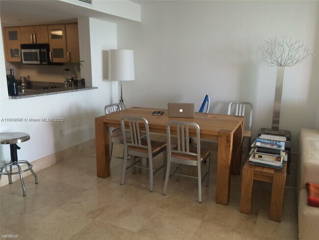 Foto del edificio - 2 br, 2 bath Condo - 2101 Brickell Ave Apt...