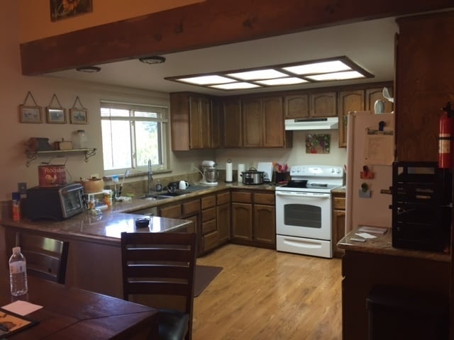 Building Photo - Rare short term lease with this 3/2 in Lak...