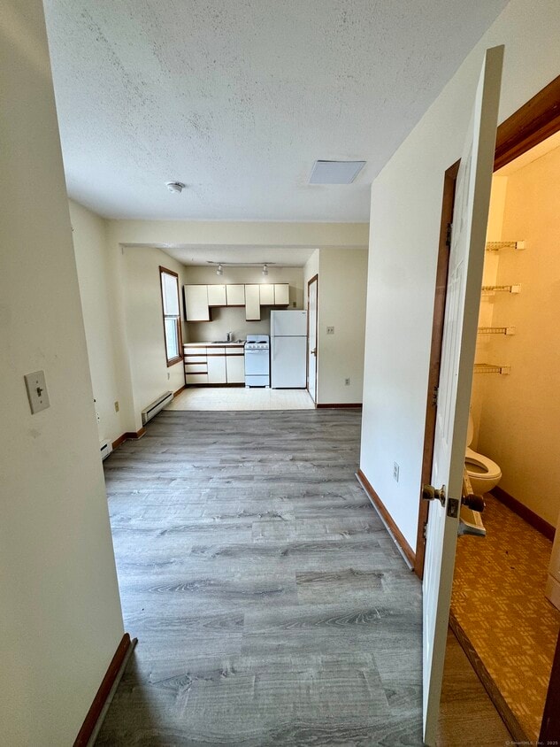 Building Photo - 49 Ledyard Ave