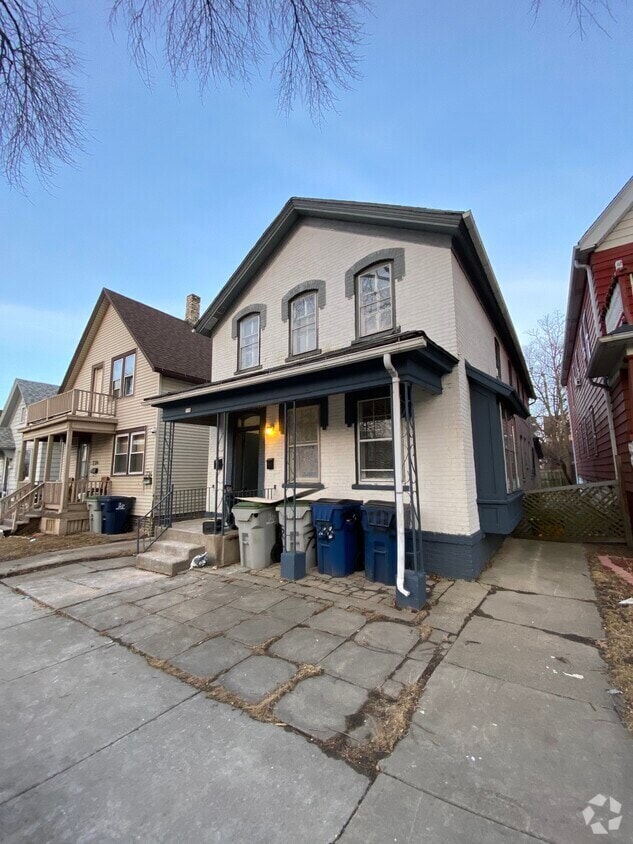 Building Photo - 738 S 25th St