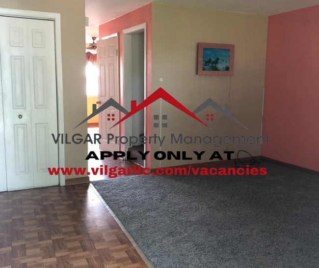 Building Photo - 2 bed 2 bath Townhouse in desirable Hessvi...