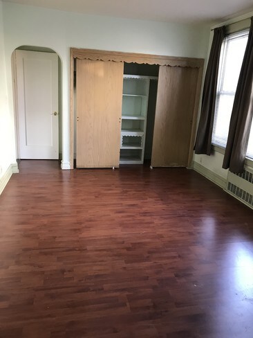 Building Photo - 3907 Lyme Ave