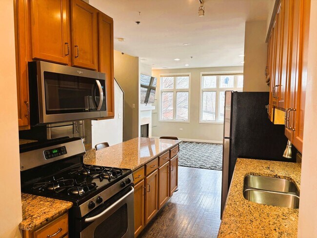 Foto del edificio - 331 E 17th St