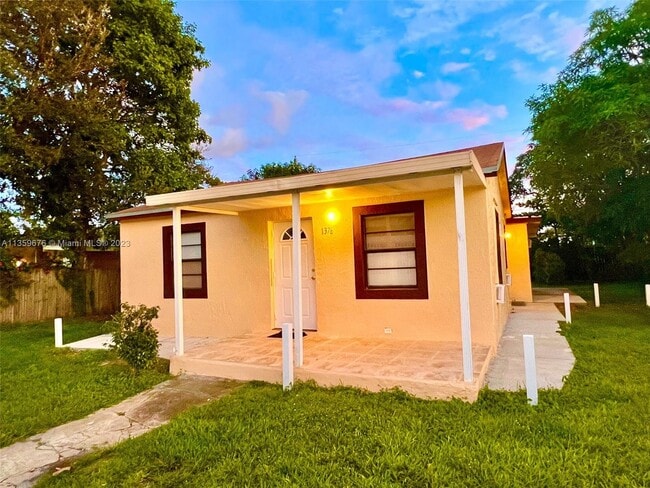 Foto del edificio - 1376 NW 103rd St