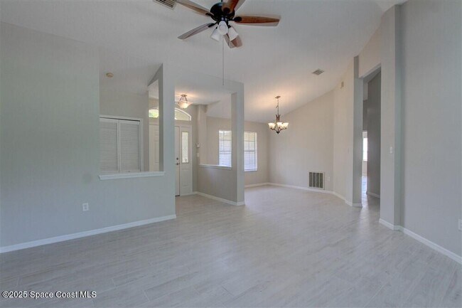 Foto del edificio - 4240 Wood Haven Dr
