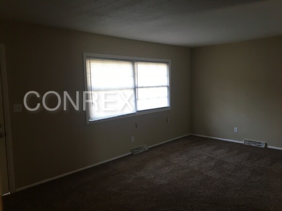 Building Photo - 11303 Spring Valley Rd