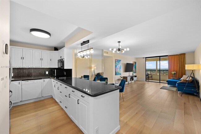 Foto del edificio - 600 Three Islands Boulevard