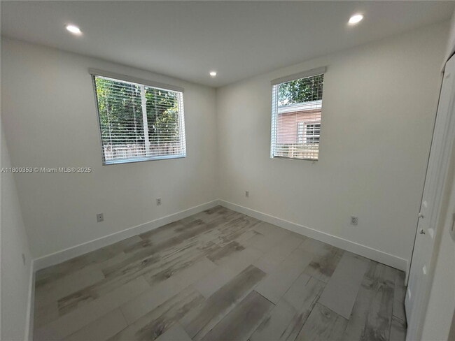 Foto del edificio - 3823 Thomas Ave