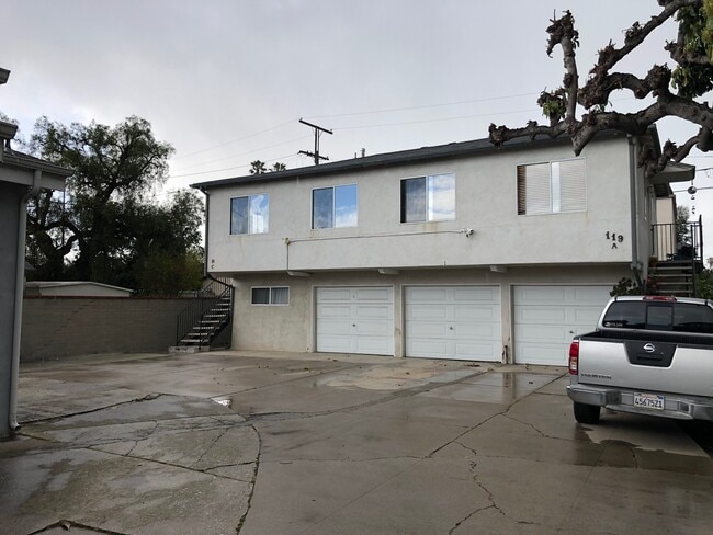 Building Photo - 119 W Hillsdale St