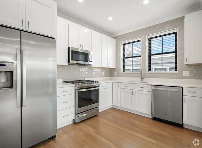 Building Photo - 281 Lamartine St