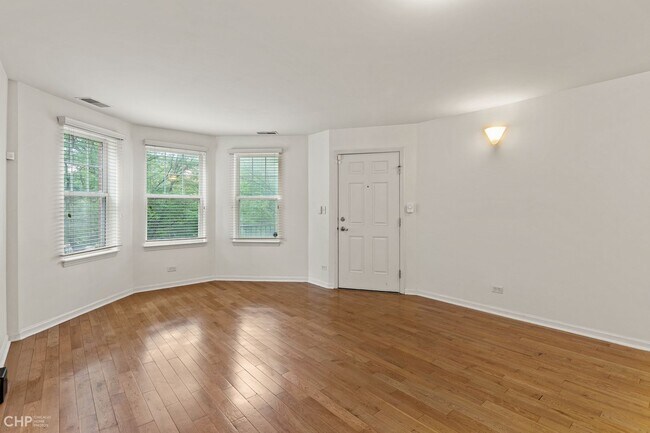Foto del edificio - 645 W Elm St