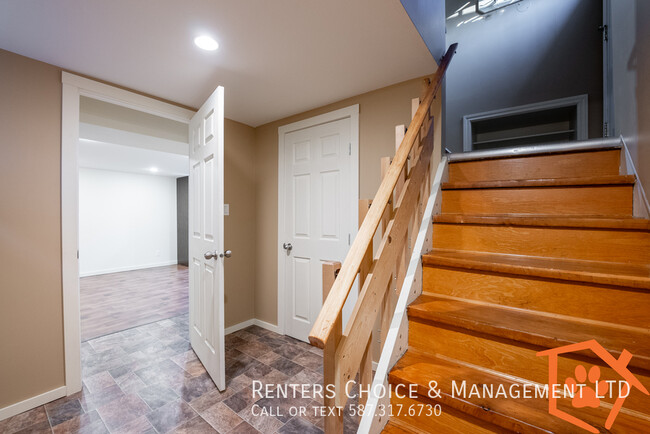 Photo du bâtiment - Cat Friendly Basement Suite with Driveway ...