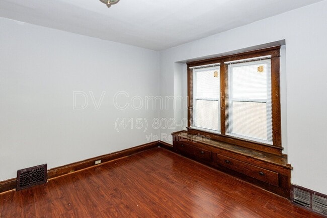 Building Photo - 3131 W 58th St