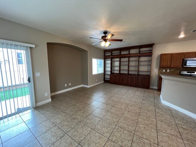 Building Photo - CORNER LOT TOWNHOME WITH 3 BED ROOMS AND 2...