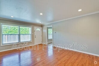 Building Photo - 489 Rollins Rd