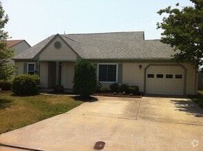 Building Photo - 1041 Casanova Dr
