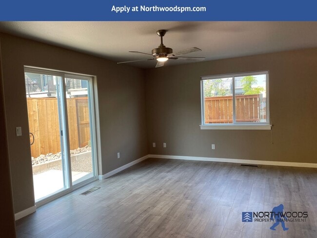 Building Photo - Newer Build-3 Bedroom 2.5 Bath 2 Story Hom...