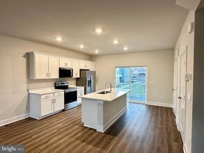 Building Photo - 1801 Harvest Dr