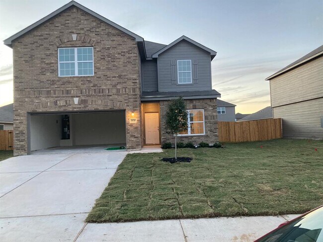 Building Photo - 19016 Quiet Range Dr