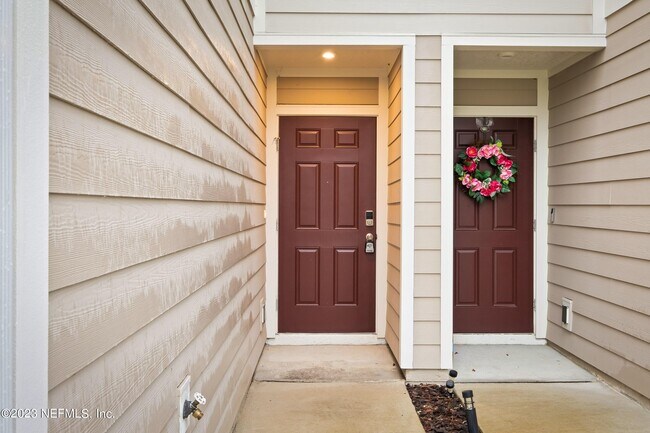 Building Photo - 5939 Creekside Crossing Dr