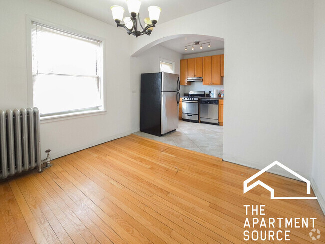 Building Photo - 4405 N Greenview Ave