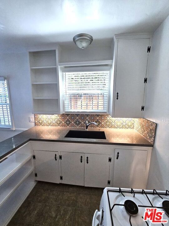 Foto principal - 10556 Santa Monica Blvd