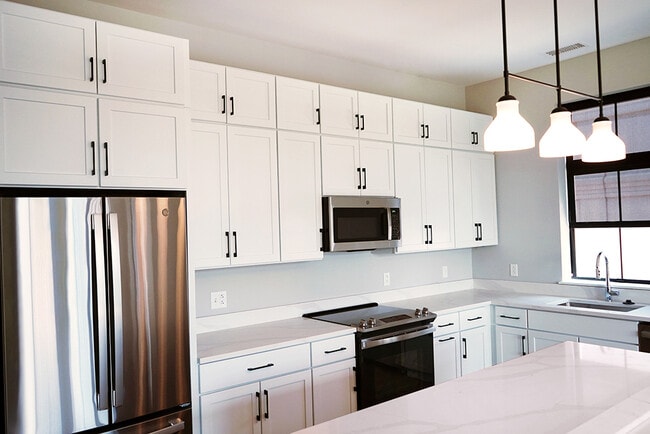 2BD, 2BA- 1343 SF- Kitchen - The Pearl