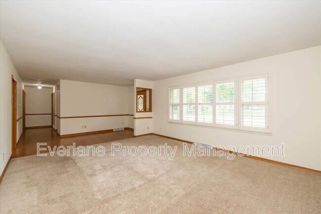 Foto del edificio - 647 Alwyne Rd