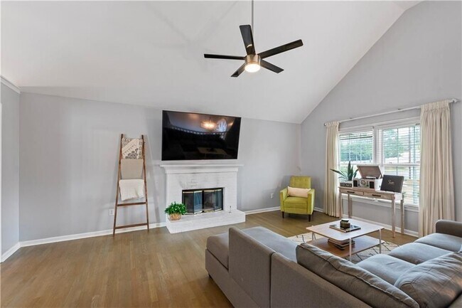 Foto del edificio - 2437 Pondside Pl NE