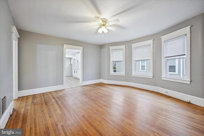 Foto del edificio - 407 N Broadway