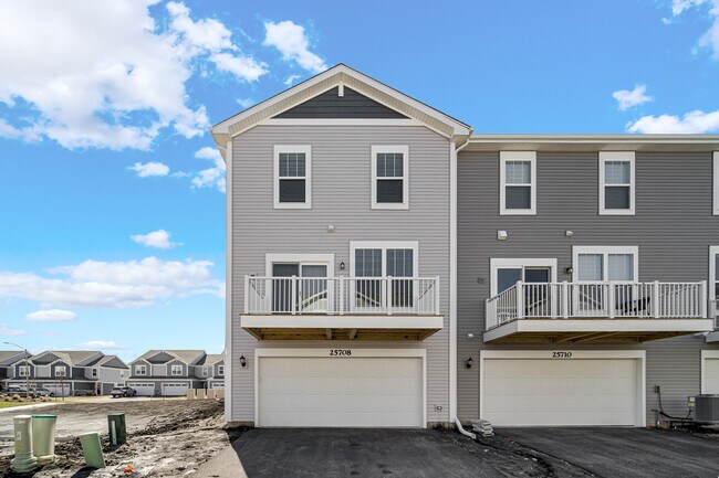 Foto del edificio - 25708 W Yorkshire Dr