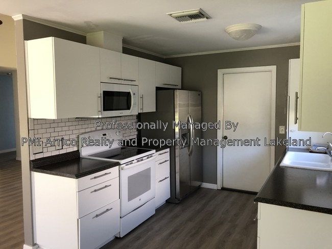 Foto del edificio - 6025 Morningdale Ave
