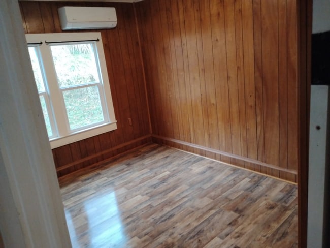 Building Photo - 115 Chatham Dr