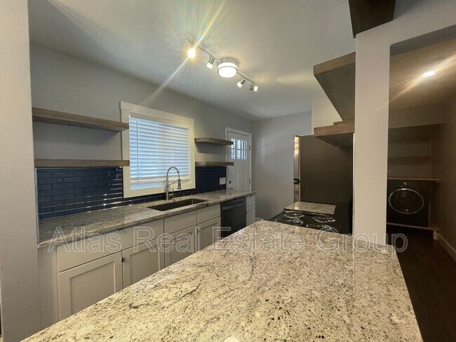 Foto del edificio - 2830 Jackson St