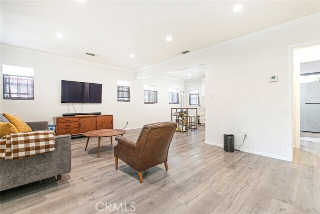 Foto del edificio - 347 W Dryden St