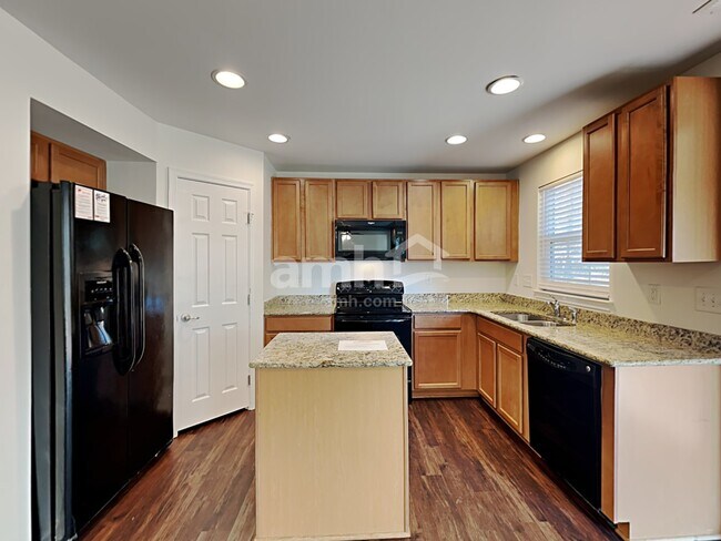 Building Photo - 4462 Roundwood Ct