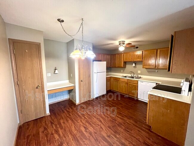 Building Photo - 2542 Creve Coeur Mill Rd