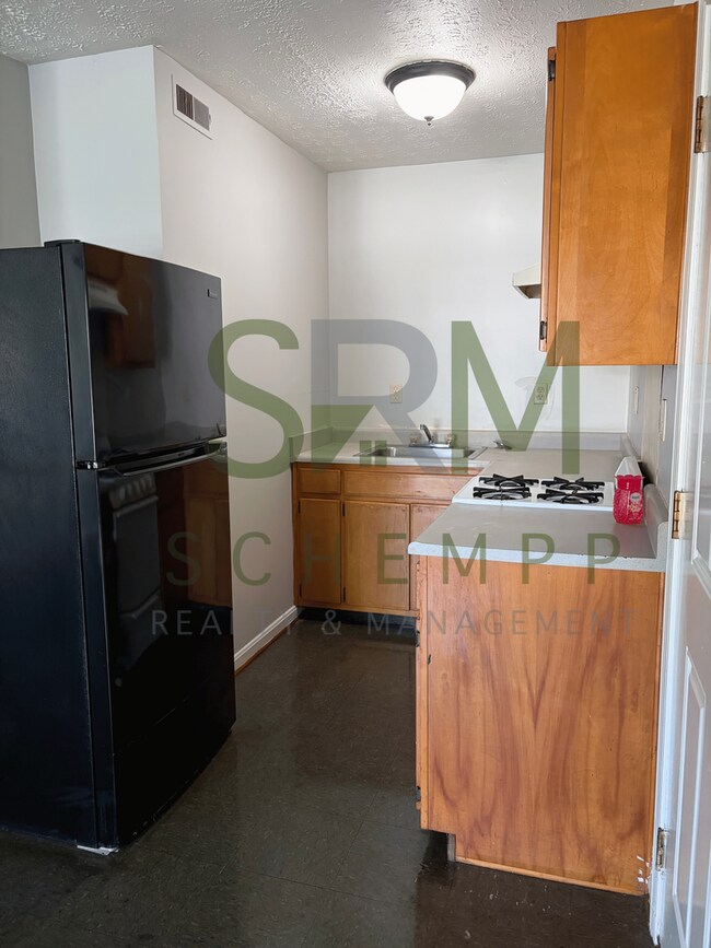 Foto del edificio - Updated first floor 1 bedroom apartment in West Louisville- Section 8 accepted