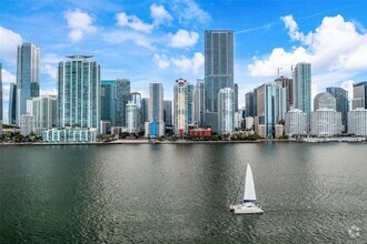 Building Photo - 1155 Brickell Bay Dr