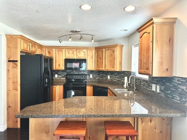 Building Photo - 90 E Resaca Dr