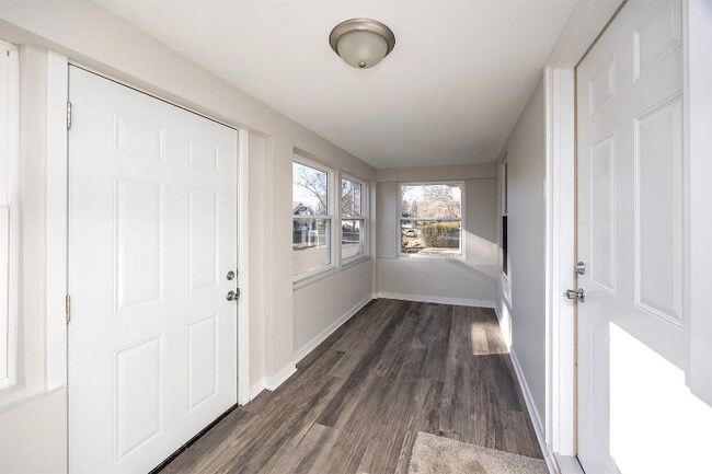 Foto del edificio - 1332 E Sheridan Ave