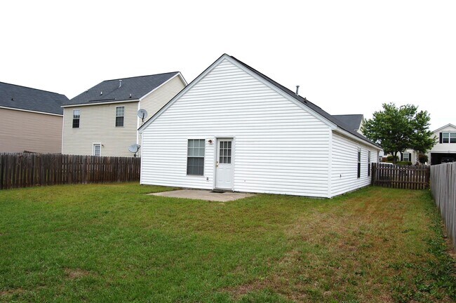 Building Photo - 113 Wigmore Ln